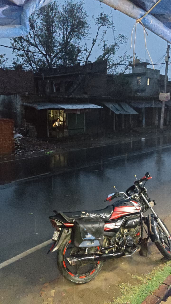 खुदागंज में आंधी-बारिश के साथ गिरे ओले, फसलों को नुकसान*