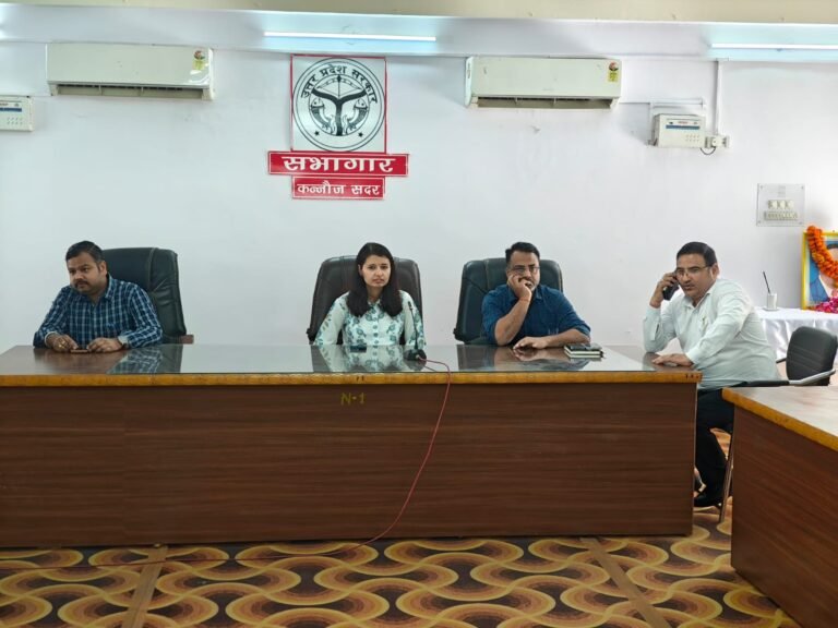 कन्नौज: सदर तहसील में मनाई गई डॉ. अंबेडकर जयंती, ज्वाइंट मजिस्ट्रेट वैशाली ने किया माल्यार्पण