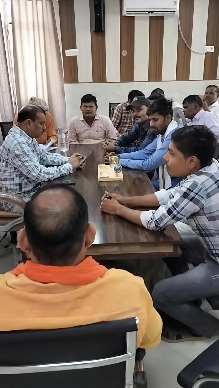 सीतापुर सिधौली भाजपा कार्यकर्ता बैठक का आयोजन ब्लॉक प्रमुख ने सुनीं समस्याएं, किया भव्य सम्मान