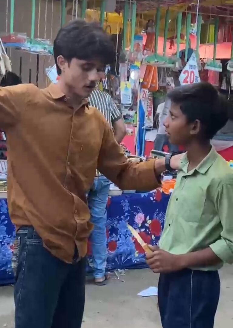 फर्रुखाबाद नुमाइश मेले में 10 साल के बच्चे से हमला कराने का आरोप, मना करने पर पीटा*