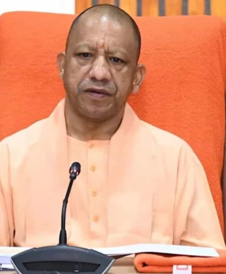कोटेदारों के उत्पीड़न पर भड़के सीएम योगी, भ्रष्टाचार पर तुरंत निलंबन के दिए निर्देश