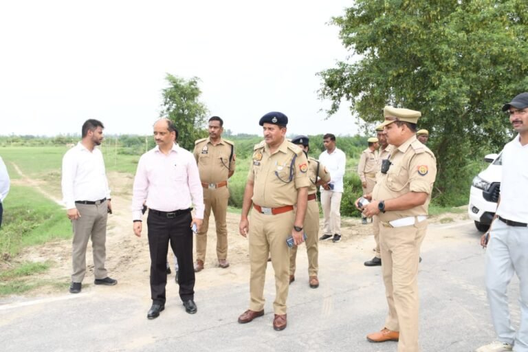 कन्नौज गुरु पूर्णिमा स्नान पर्व की तैयारियों का जिलाधिकारी एवं पुलिस अधीक्षक ने लिया जायजा